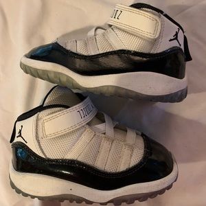 Air Jordan XI concord size 6C toddler shoes